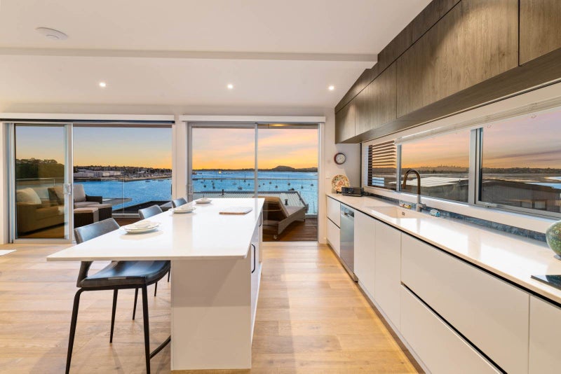 67C The Parade, Bucklands Beach, Auckland - Carousel 2