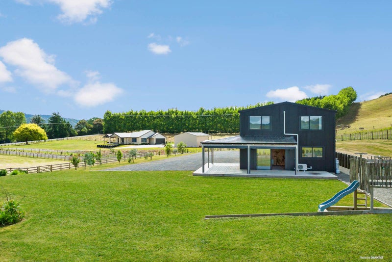 704 Paparimu Road, Papakura - Carousel 1