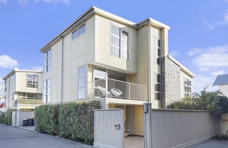 7 Elderwood Lane, Edgeware, Christchurch - Carousel 2