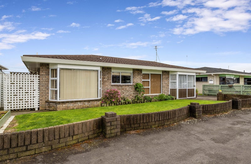 1/36 Tukapa Street, Westown, New Plymouth - Carousel 1