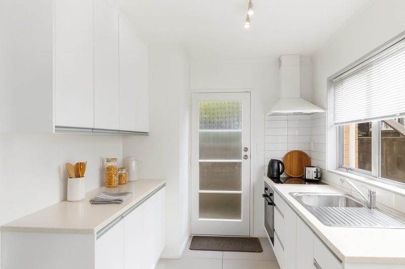 1 Strong Street, Saint Johns, Auckland - Carousel 2