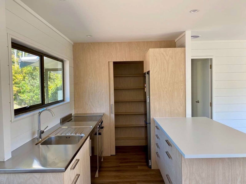 18 Putiki Road, Ostend, Waiheke Island - Carousel 1