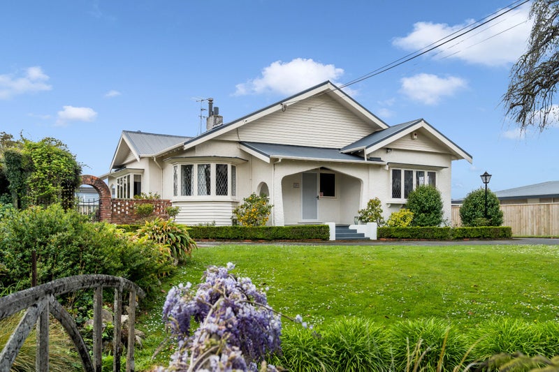 30 Essex Street, Masterton - Carousel 1