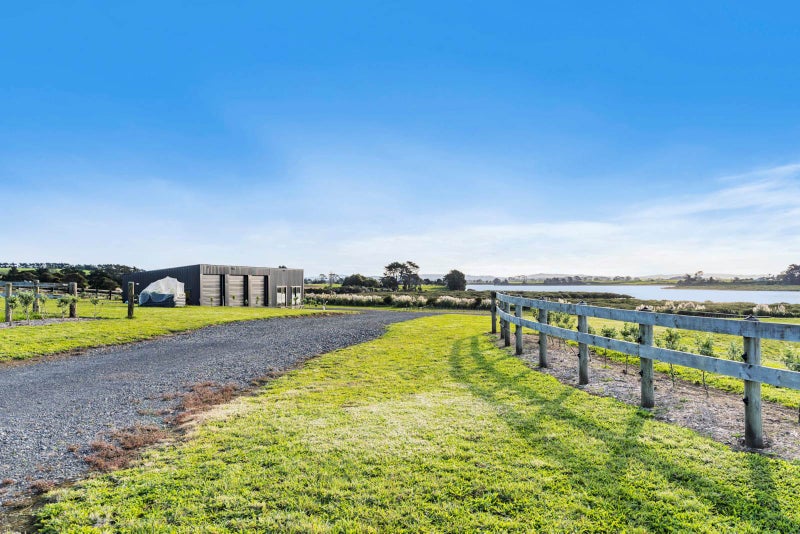 85 Sanctuary Drive, Glenbrook, Auckland - Carousel 1