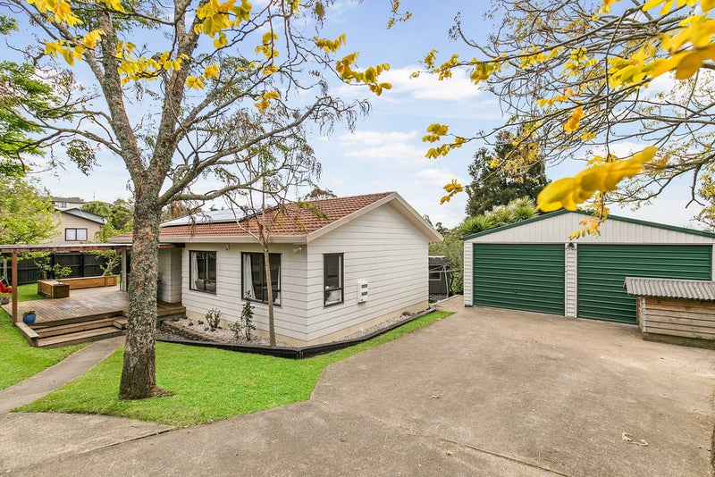9 Lori Place, Massey, Auckland - Carousel 2