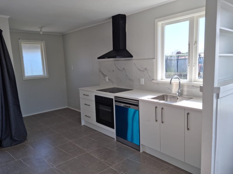 5 Island View Road, Western Heights, Rotorua - Carousel 2