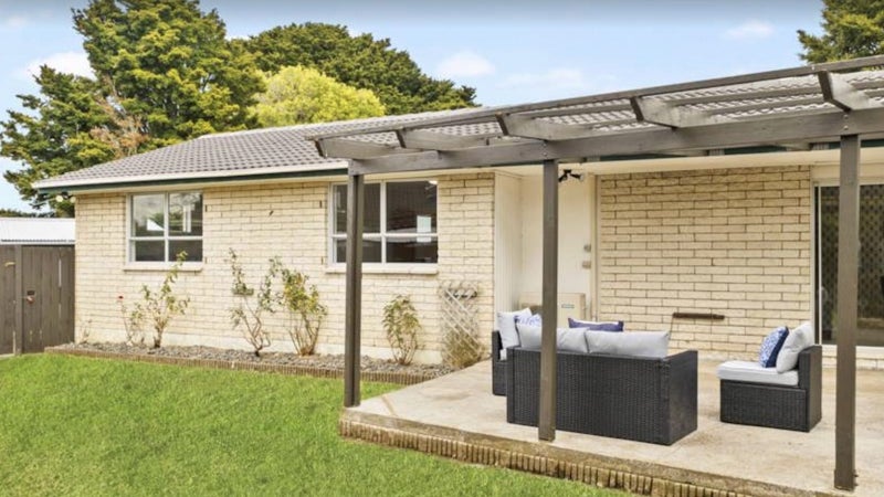 7 Chibnall Place, Conifer Grove, Takanini - Carousel 1