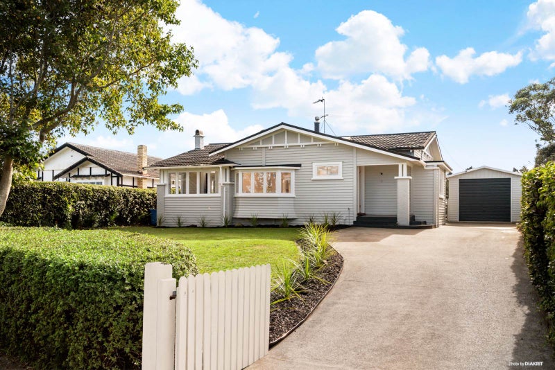 66 Victoria Avenue, Waiuku, Waiuku - Carousel 1