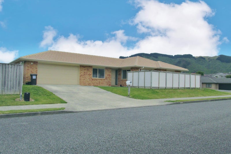16 Percy Kinsman Crescent, Riverstone Terraces, Upper Hutt - Carousel 1