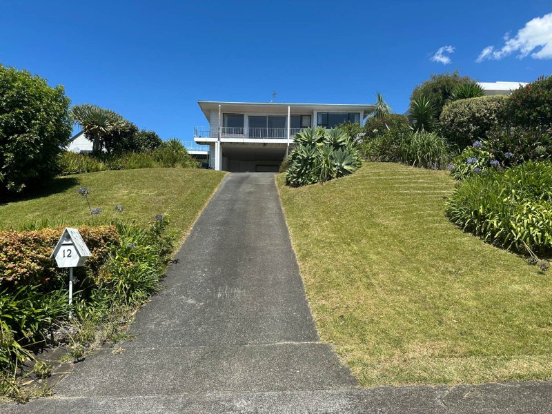12 Copperfield Terrace, Mellons Bay, Auckland - Carousel 1