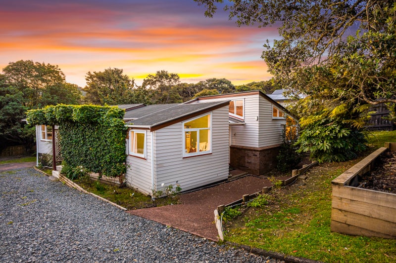 57 Rimutaka Place, Titirangi, Auckland - Carousel 2