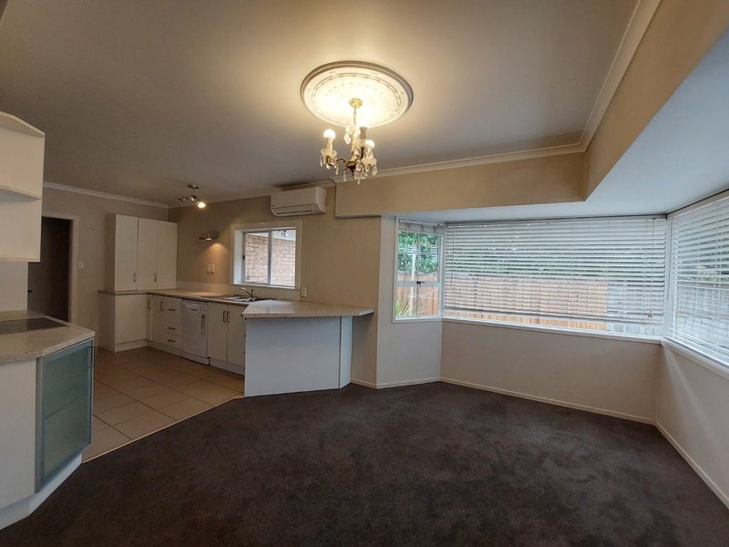 1000 River Road, Queenwood, Hamilton - Carousel 2