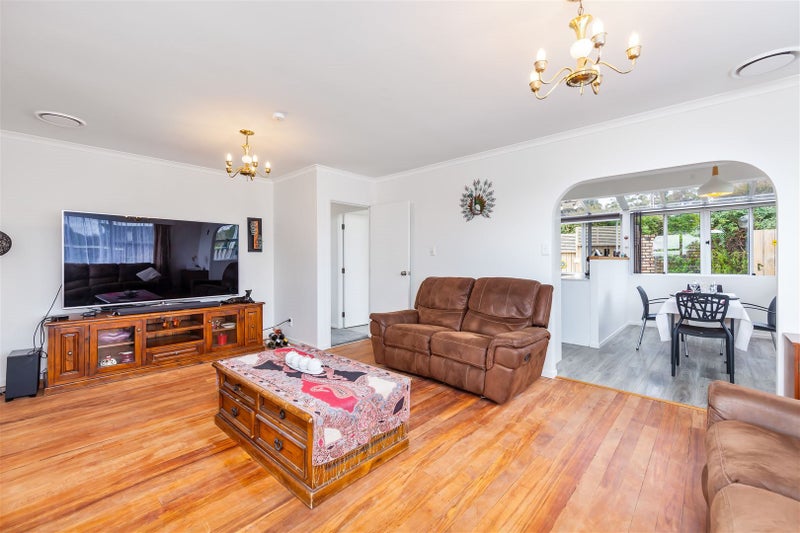 57 Fairmount Road, Titirangi, Auckland - Carousel 2