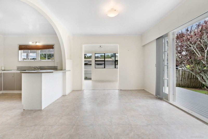 23 Walton Street, Red Beach, Red Beach - Carousel 1
