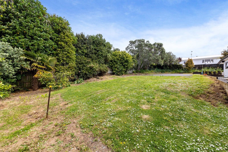 39B Waiatarua Road, Remuera, Auckland - Carousel 1
