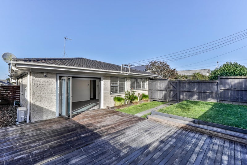 1/135 Grey Street, Onehunga, Auckland - Carousel 2