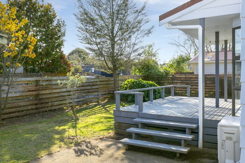 27 Arthur Crescent, Hilltop, Taupō - Carousel 1