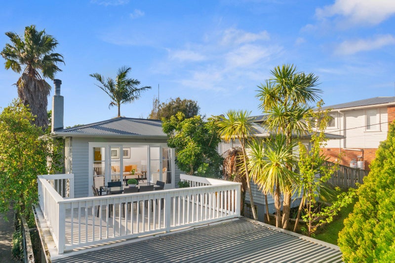 2/31 Sylvan Crescent, Te Atatū South, Auckland - Carousel 2