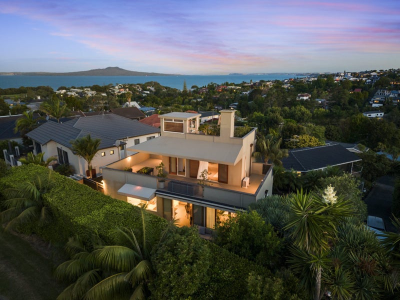 27A Peter Terrace, Castor Bay, Auckland - Carousel 2