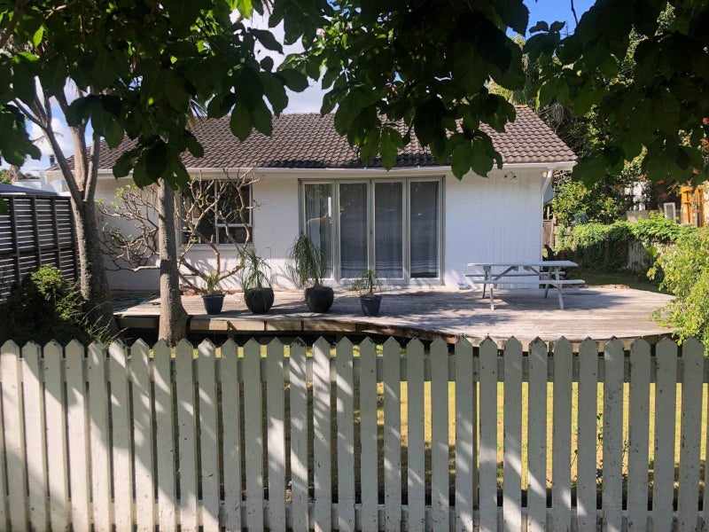 2/12 Kingsway, Three Kings, Auckland - Carousel 2