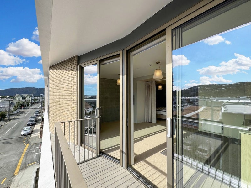 207/2 Campbell Terrace, Petone, Lower Hutt - Carousel 2