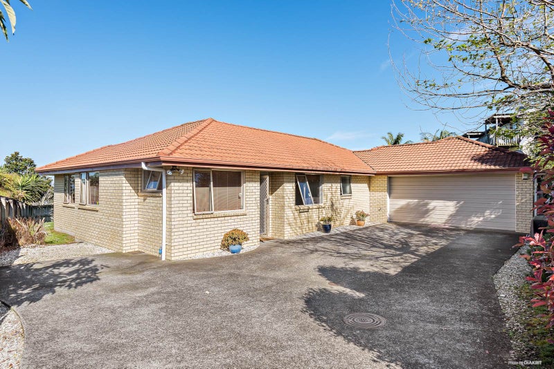 21 Eloise Place, Clendon Park, Auckland - Carousel 2