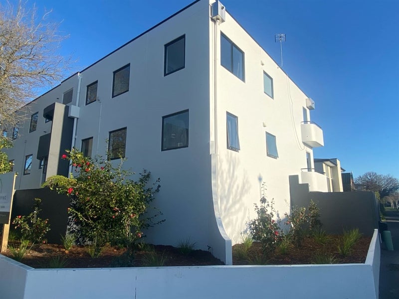 2/55 Carlton Mill Road, Merivale, Christchurch - Carousel 1