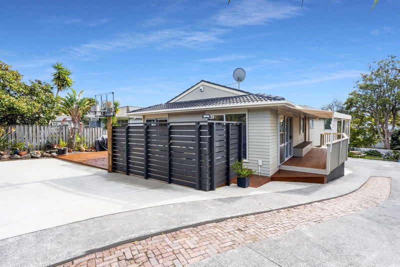 42 Kirby Street, Glendene, Auckland - Carousel 1