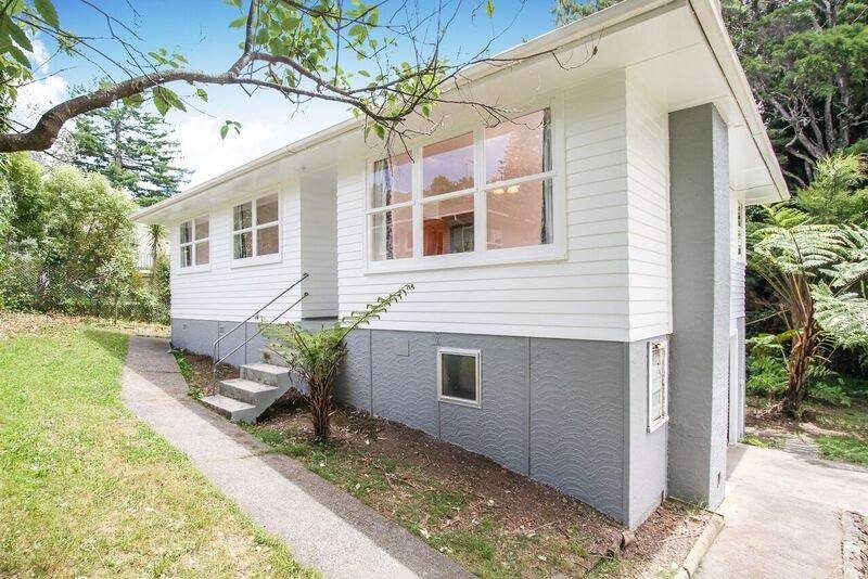 15 Daffodil Street, Titirangi, Auckland - Carousel 9