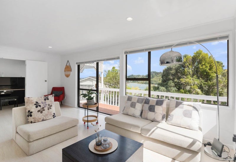 1 Standish Place, Bayview, Auckland - Carousel 2