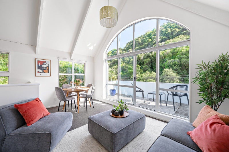 24B Norway Street, Aro Valley, Wellington - Carousel 2