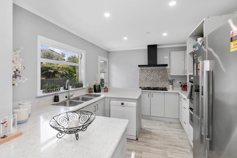 32 McGowan Road, Wainuiomata, Lower Hutt - Carousel 2