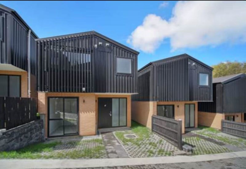 2/19 Kotahi Road, Mount Wellington, Auckland - Carousel 1