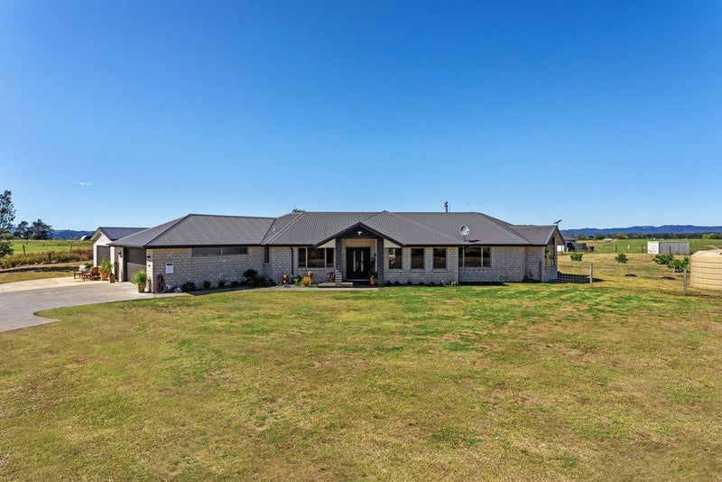 75 Aerodrome Road, Thornton - Carousel 33