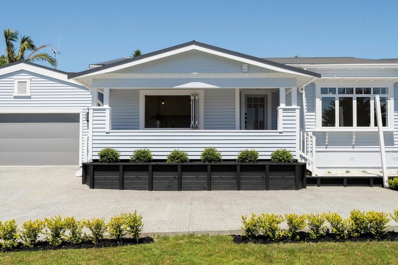 54 EATON CRESCENT, Matua, Matua  - Carousel 2