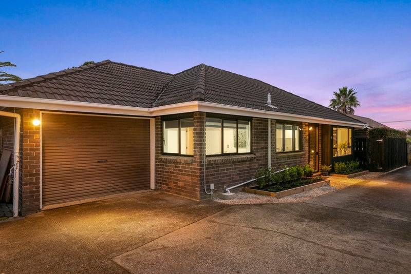 3/4 Fraser Road, Narrow Neck, Auckland - Carousel 2