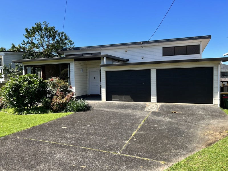 241 Forrest Hill Road, Forrest Hill, Auckland - Carousel 1