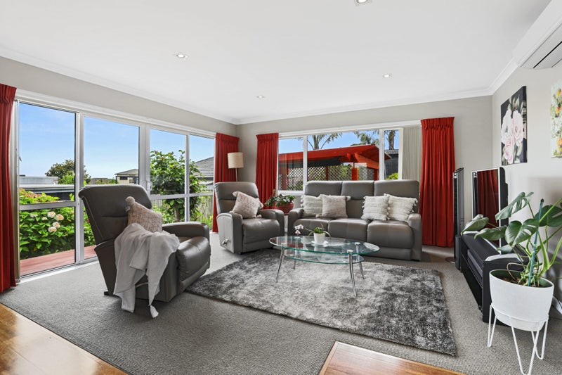 12 Devoy Drive, Owhata, Rotorua - Carousel 2