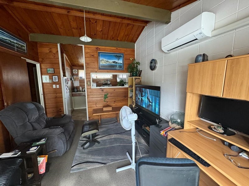 1-5/705 Fergusson Drive, Elderslea, Upper Hutt - Carousel 1