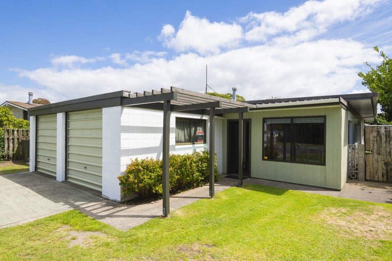 323 Stout Street, Riverdale, Gisborne - Carousel 1