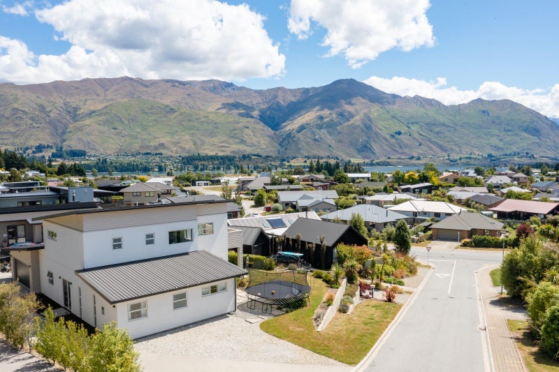 6 Bovett Place, Wanaka - Carousel 2