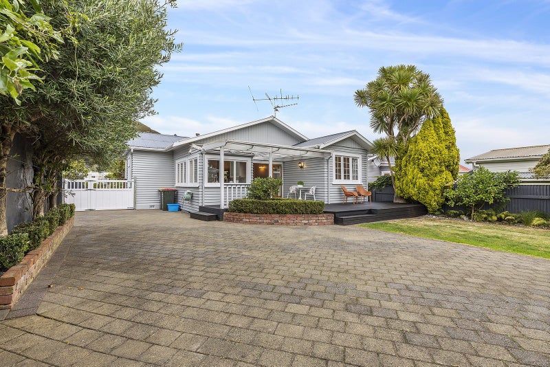 21 Riverside Drive, Waiwhetu, Lower Hutt - Carousel 1