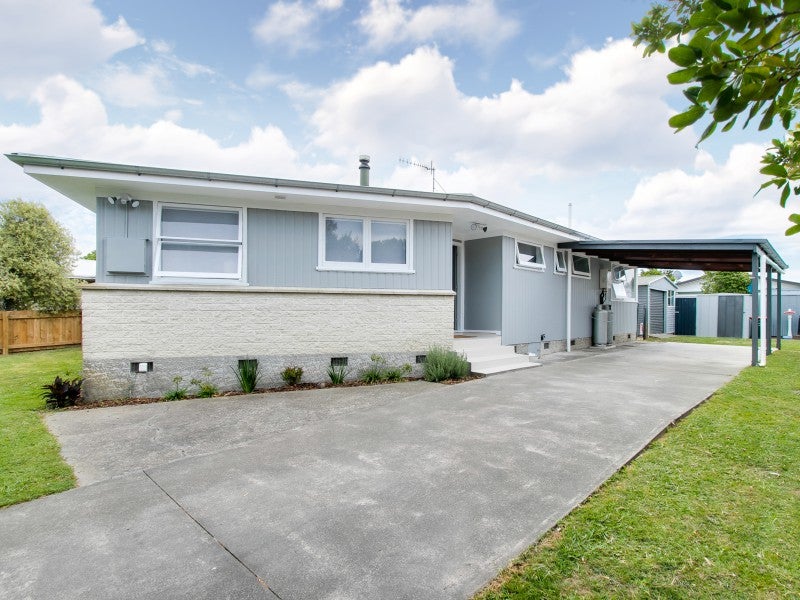 4 Wynyard Crescent, Tamatea, Napier - Carousel 1