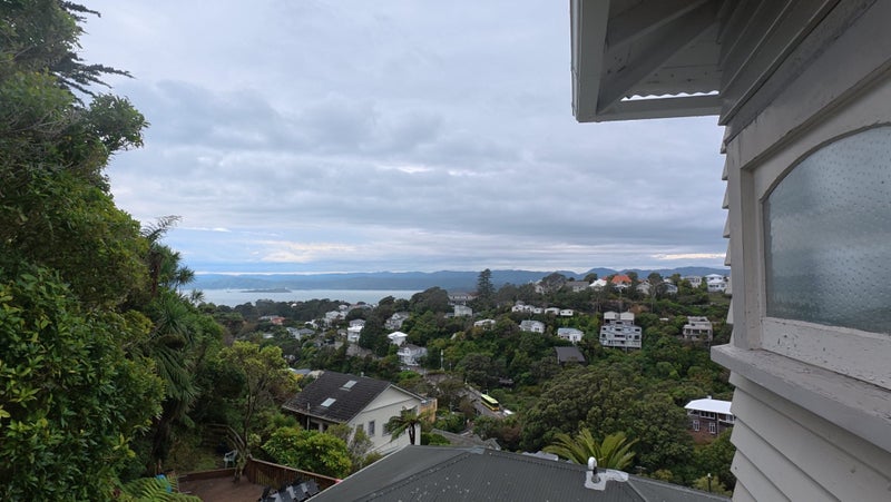 8 Raroa Crescent, Northland, Wellington - Carousel 11