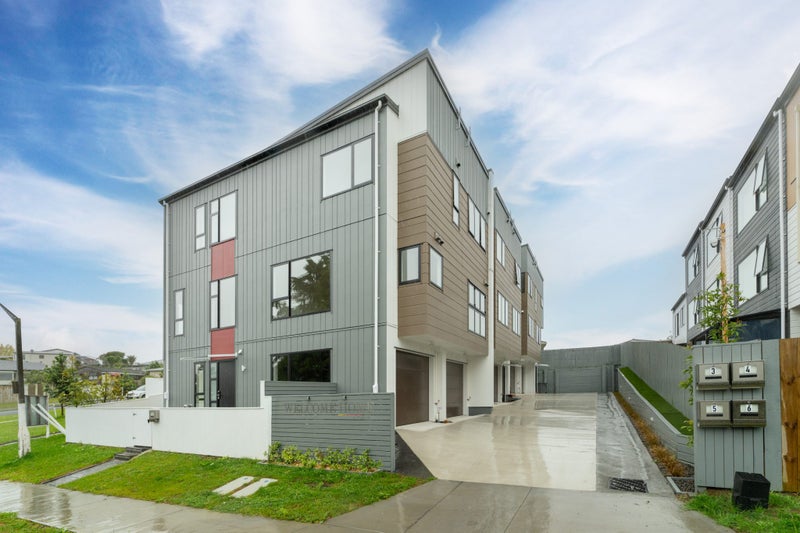 6/2 Flaunty Place, West Harbour, Auckland - Carousel 2