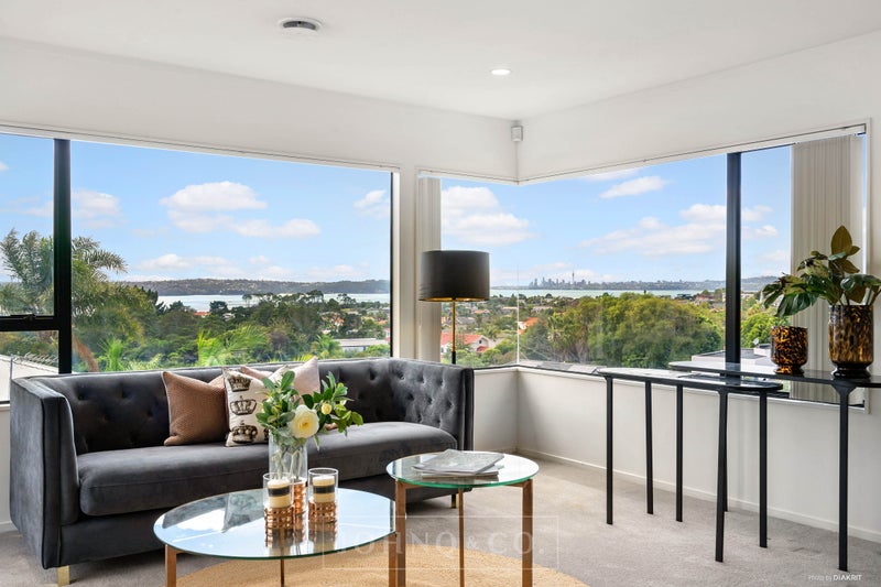 21 Bernleigh Terrace, West Harbour, Auckland - Carousel 1