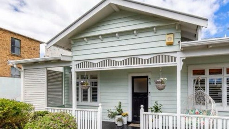 2A Ellerton Road, Mount Eden, Auckland - Carousel 1