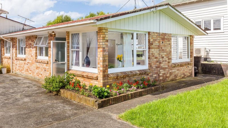 6/33 Kitchener RD, Sandringham, Auckland - Carousel 1