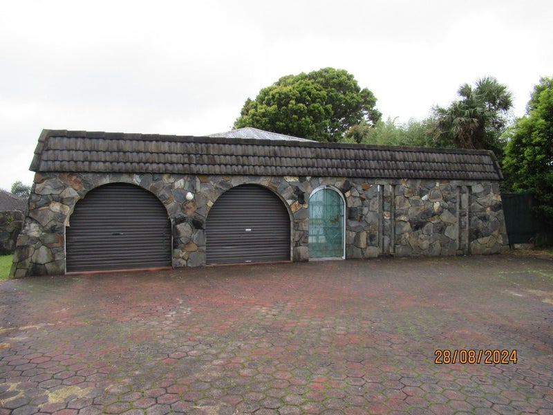 90 Royal Road, Massey, Auckland - Carousel 1