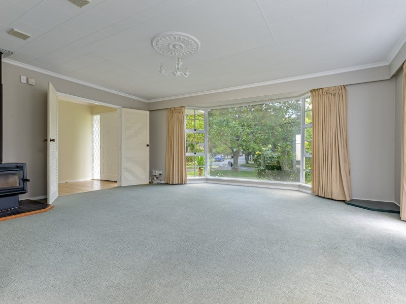 17 Redwood Grove, Hokowhitu, Palmerston North - Carousel 2